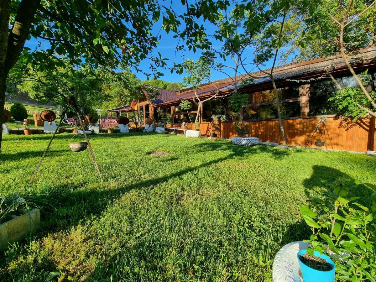 Langa Stana Hotel Curtea De Arges Exterior photo
