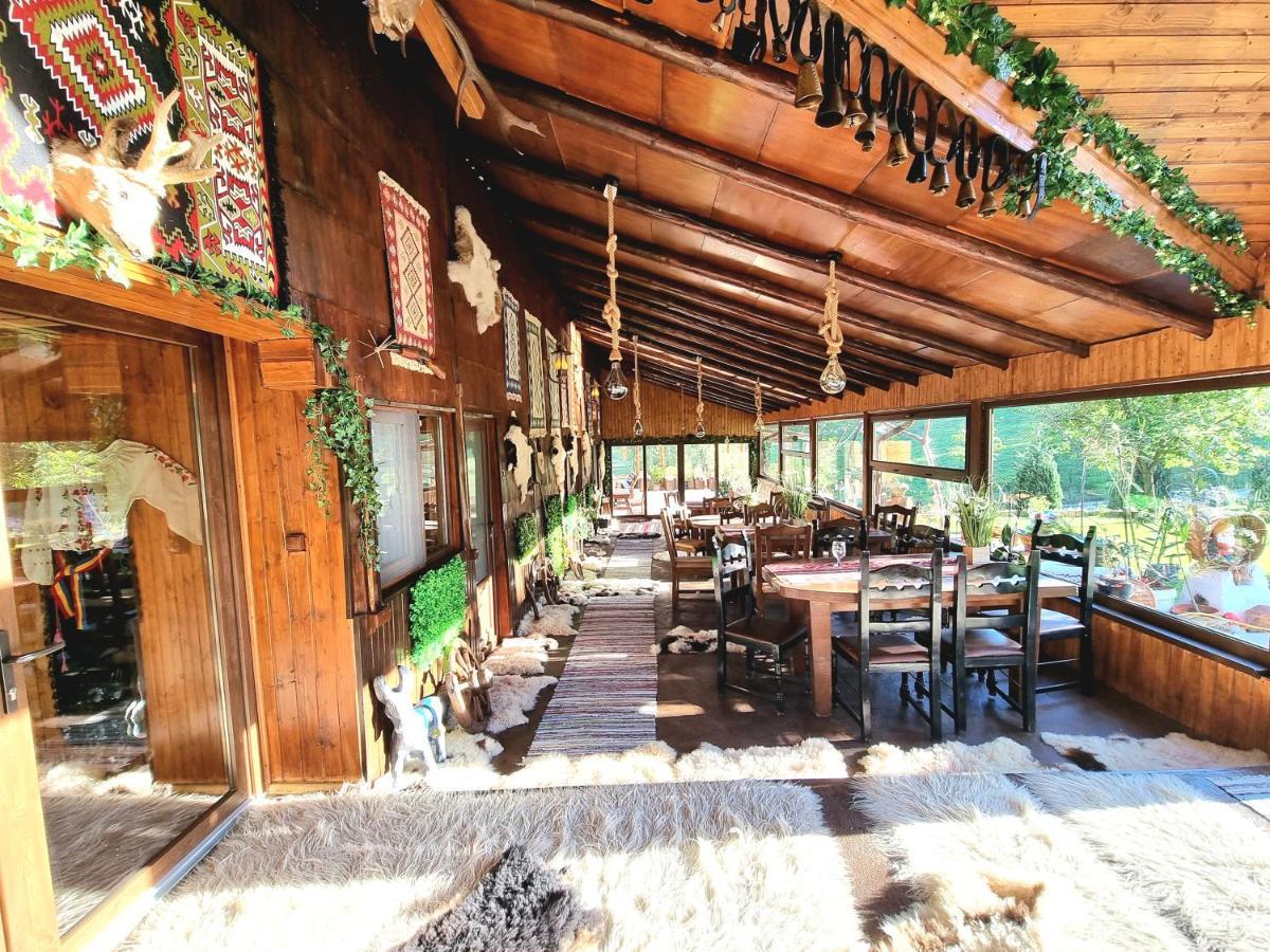 Langa Stana Hotel Curtea De Arges Exterior photo