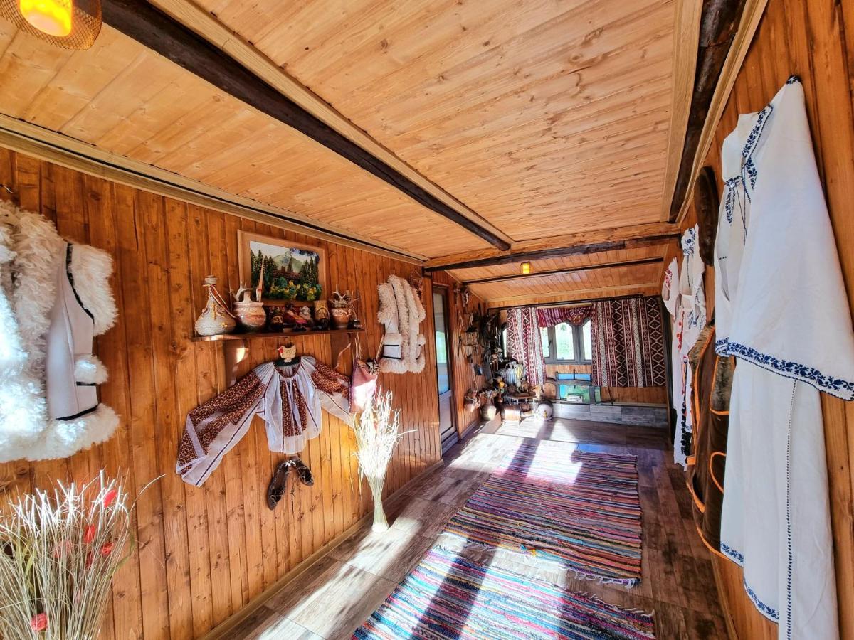 Langa Stana Hotel Curtea De Arges Exterior photo